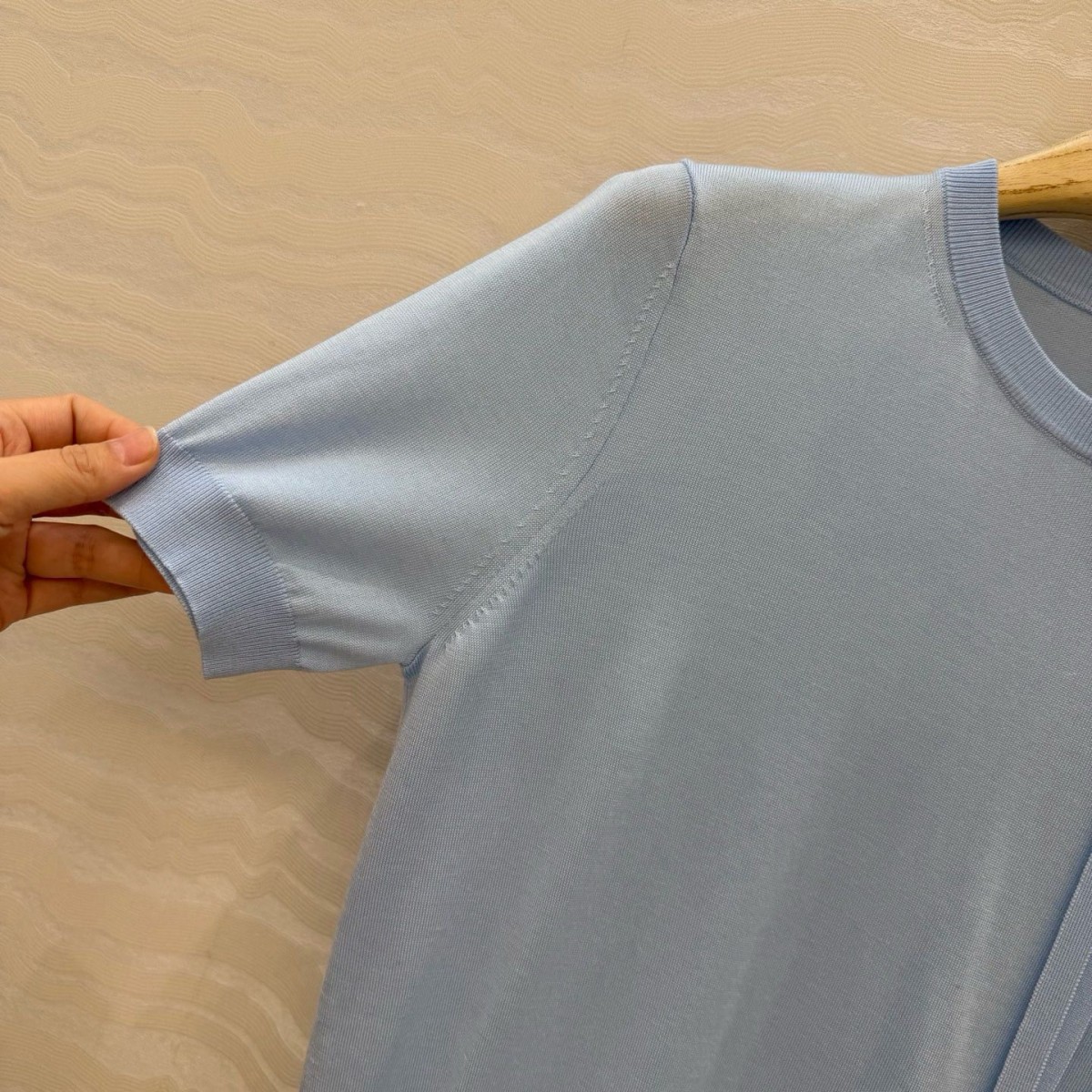 Женская трикотажная футболка Christian Dior Женская трикотажная футболка Christian Dior