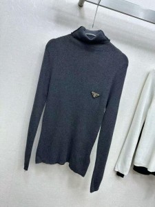 Водолазка Prada