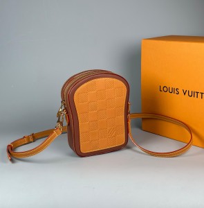 Сумка мессенджер Louis Vuitton