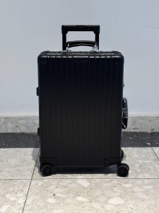 Чемодан Rimowa