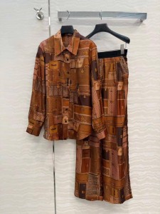 Костюм Louis Vuitton