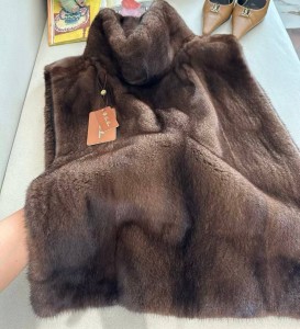 Норковая манишка Loro Piana