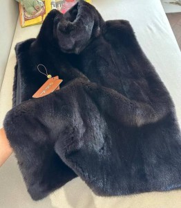 Норковая манишка Loro Piana