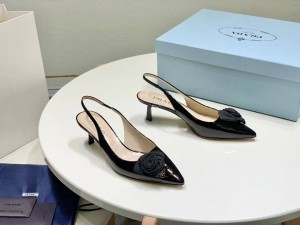 Женские босоножки Prada