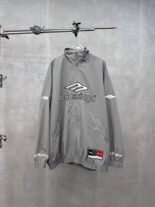 Женская ветровка Blaenciaga