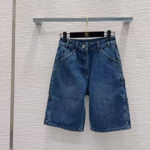 Женские шорты Chanel