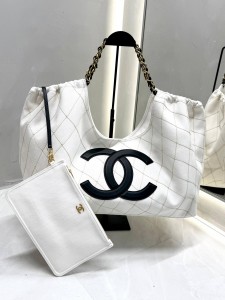ЖЕНСКАЯ СУМКА CHANEL COCO BEACH  БЕЛАЯ