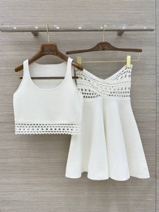 ЖЕНСКИЙ КОСТЮМ ALAIA БЕЛЫЙ