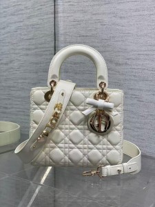 ЖЕНСКАЯ СУМКА LADY DIOR БЕЛАЯ