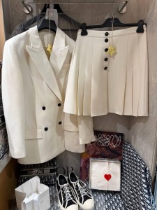 ЖЕНСКИЙ КОСТЮМ CHRISTIAN DIOR БЕЛЫЙ