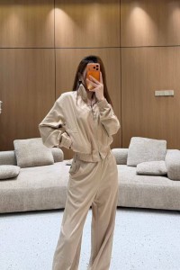 ЖЕНСКИЙ КОСТЮМ CHANEL БЕЛЫЙ
