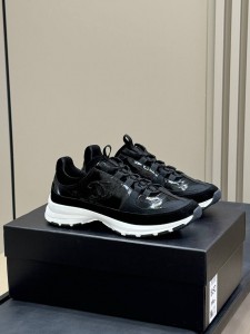ЖЕНСКИЕ ЧЕРНЫЕ КРОССОВКИ CHANEL