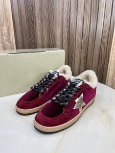 ЖЕНСКИЕ ЗАМШЕВЫЕ КЕДЫ С МЕХОМ GOLDEN GOOSE