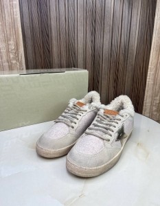 ЖЕНСКИЕ ЗАМШЕВЫЕ КЕДЫ С МЕХОМ GOLDEN GOOSE  СЕРЫЕ