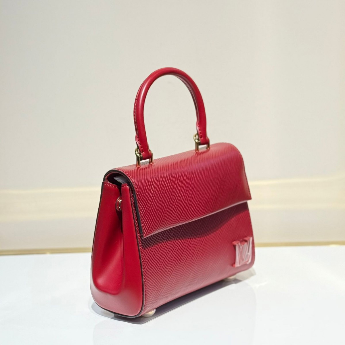 Женская сумка Louis Vuitton красная Женская сумка Louis Vuitton красная