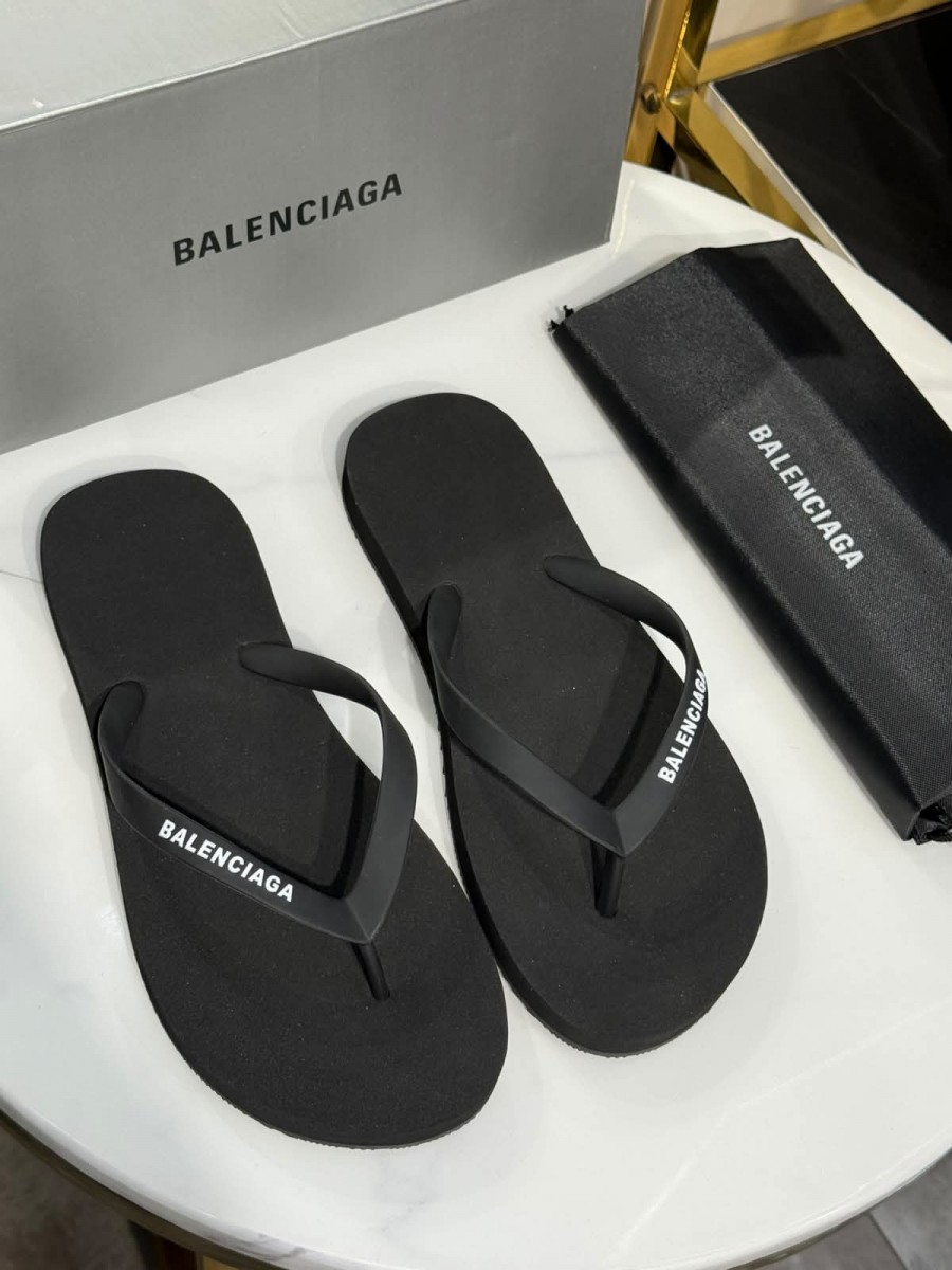 ЖЕНСКИЕ ШЛЕПАНЦЫ BALENCIAGA ЧЕРНЫЕ ЖЕНСКИЕ ШЛЕПАНЦЫ BALENCIAGA ЧЕРНЫЕ