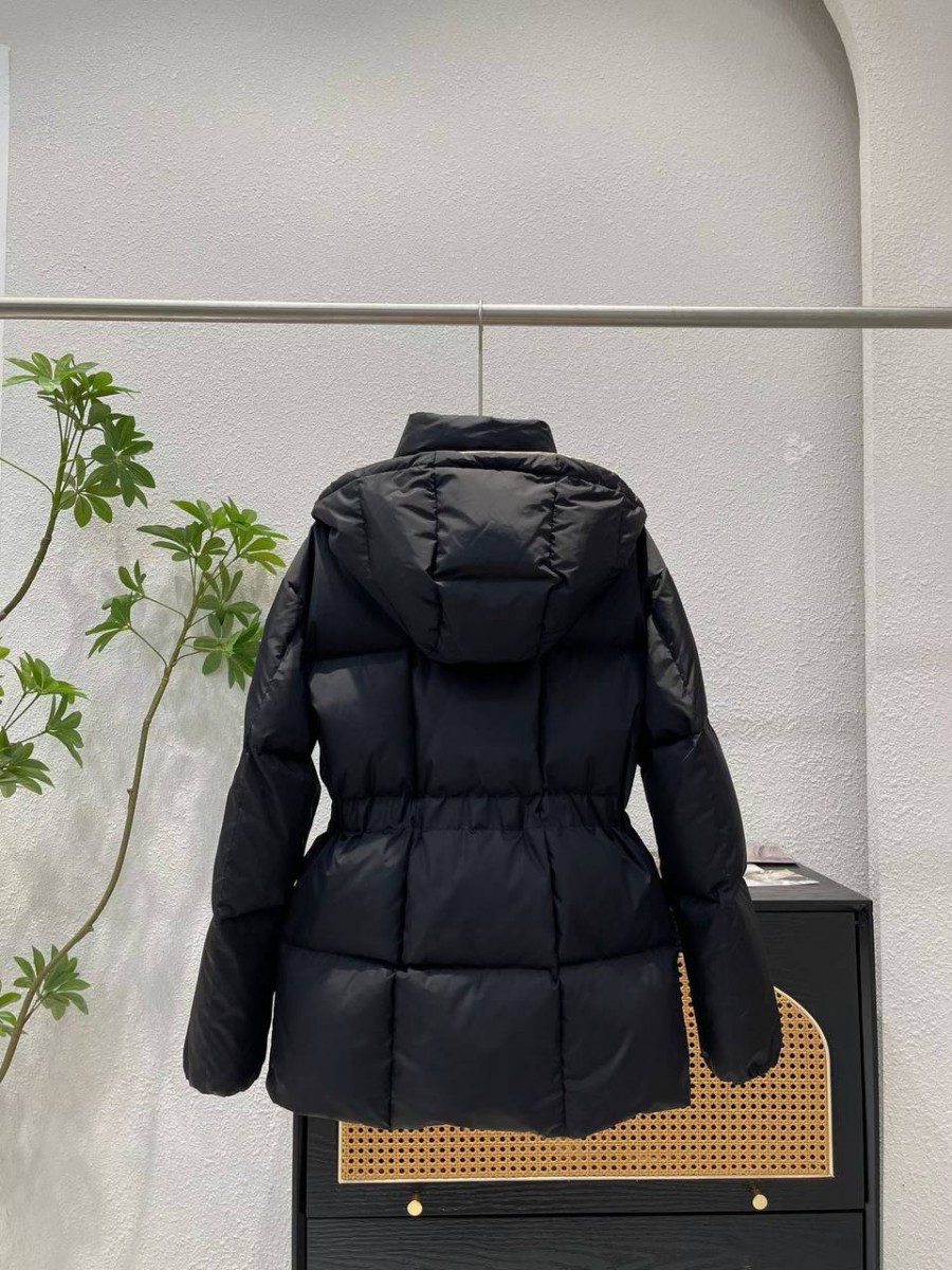 ЖЕНСКИЙ ПУХОВИК MONCLER ЖЕНСКИЙ ПУХОВИК MONCLER