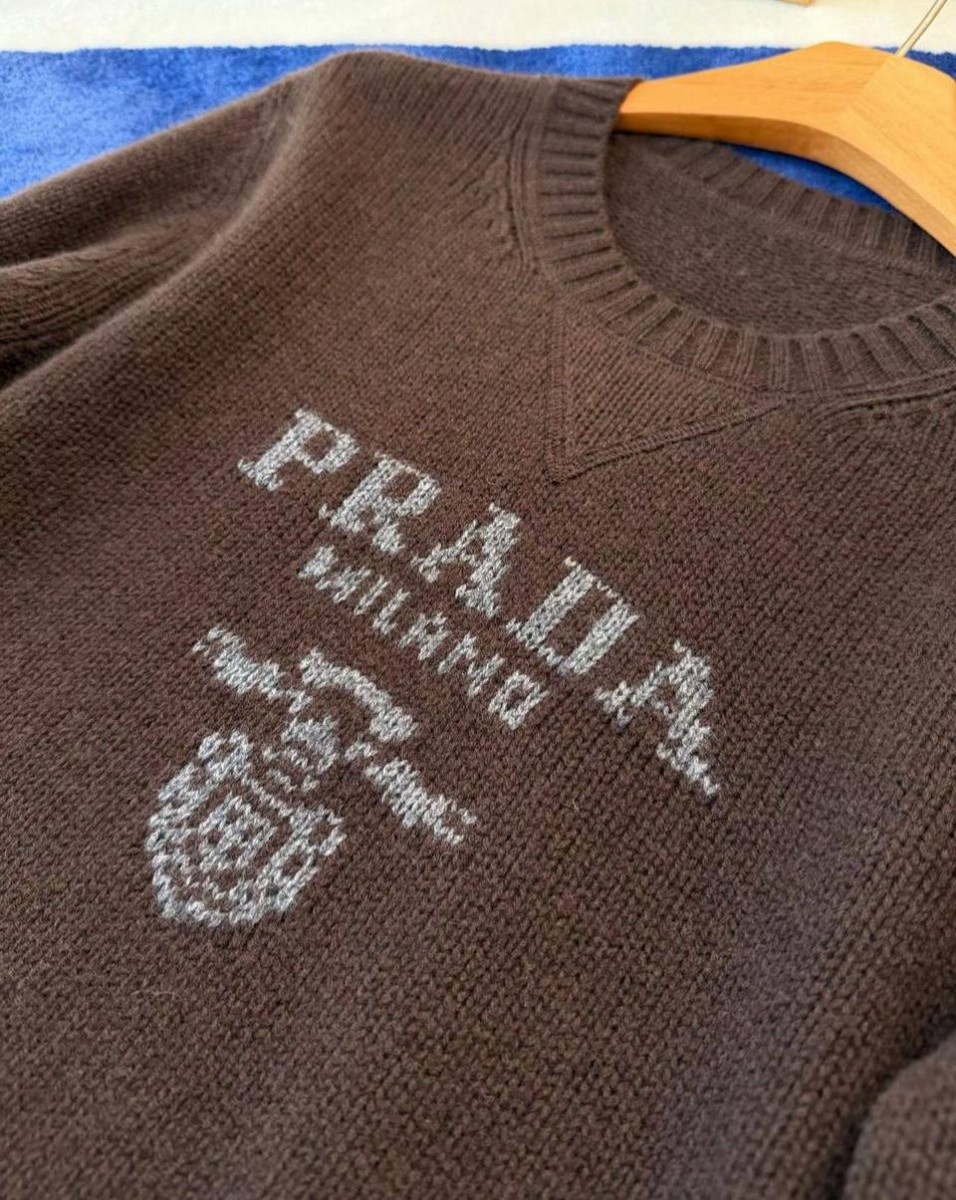 ЖЕНСКИЙ СВИТЕР PRADA ШОКОЛАДНЫЙ ЖЕНСКИЙ СВИТЕР PRADA ШОКОЛАДНЫЙ