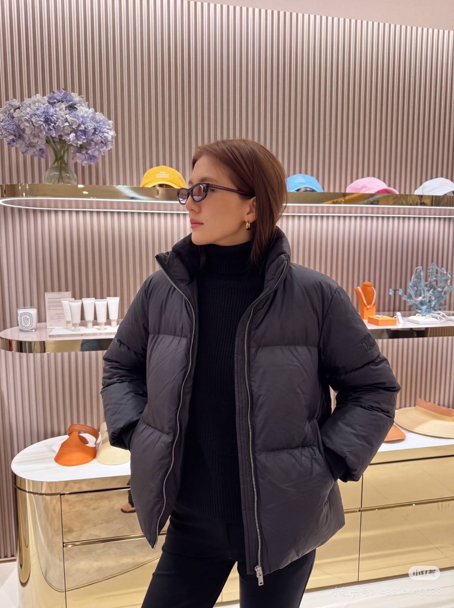ЖЕНСКИЙ ПУХОВИК CELINE ЧЕРНЫЙ ЖЕНСКИЙ ПУХОВИК CELINE ЧЕРНЫЙ