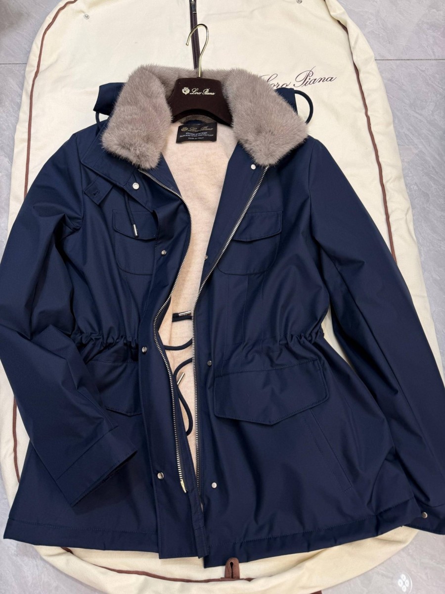 ЖЕНСКАЯ СИНЯЯ ПАРКА lORO PIANA ЖЕНСКАЯ СИНЯЯ ПАРКА lORO PIANA