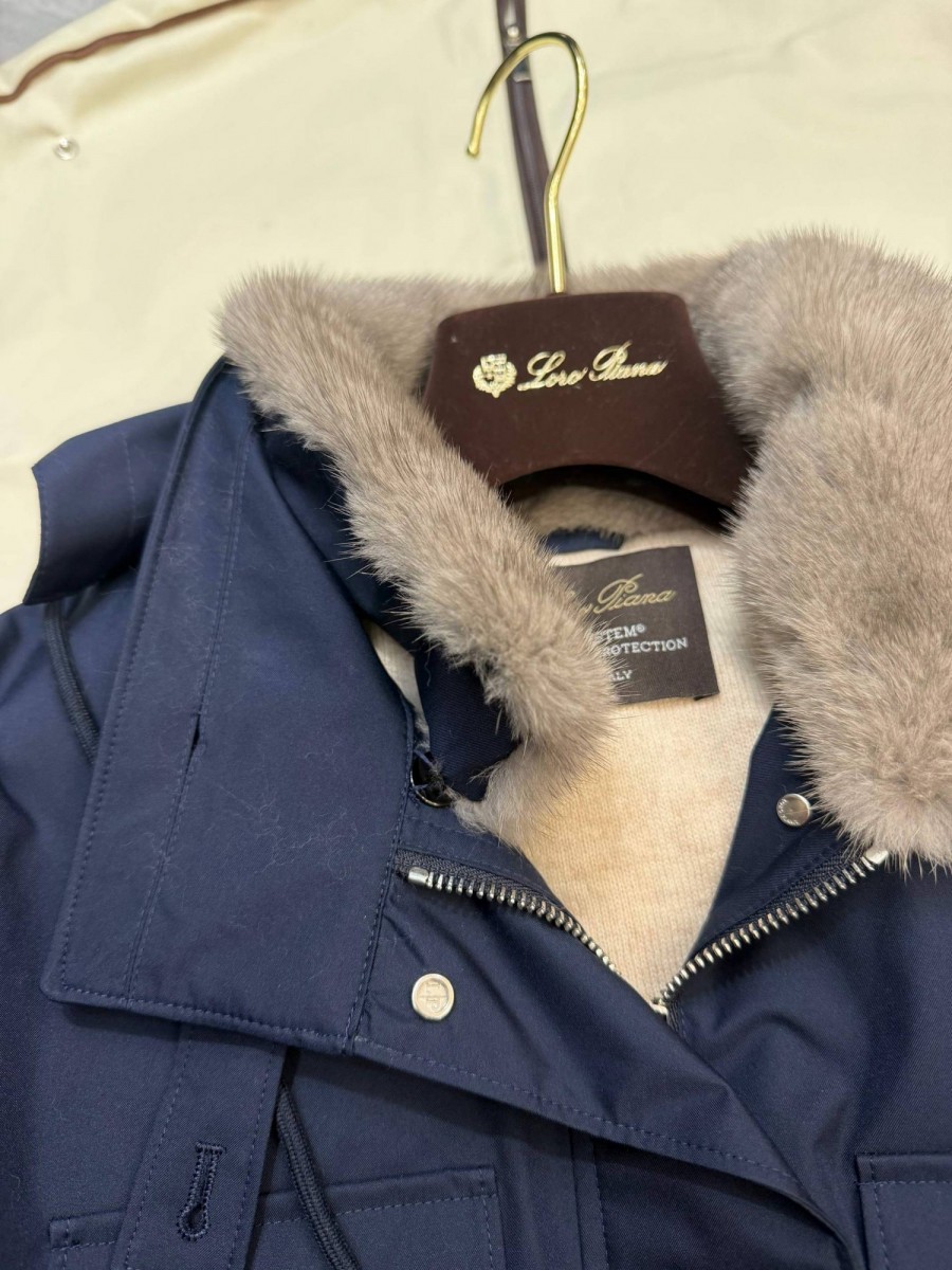 ЖЕНСКАЯ СИНЯЯ ПАРКА lORO PIANA ЖЕНСКАЯ СИНЯЯ ПАРКА lORO PIANA