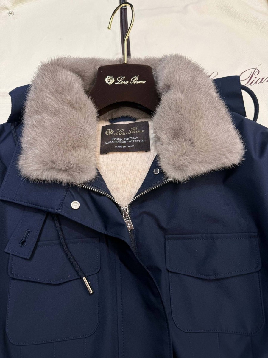 ЖЕНСКАЯ СИНЯЯ ПАРКА lORO PIANA ЖЕНСКАЯ СИНЯЯ ПАРКА lORO PIANA