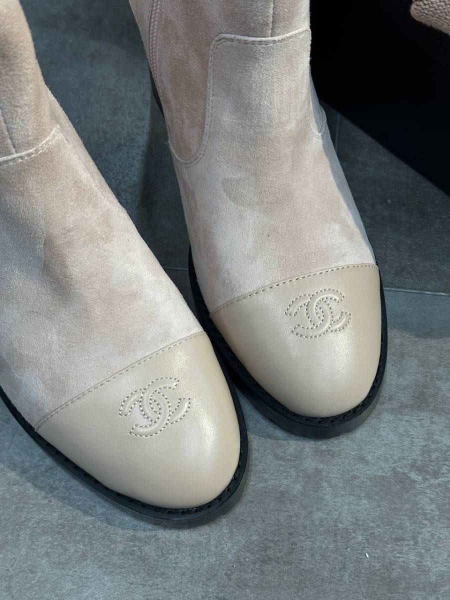 ЖЕНСКИЕ ЗАМШЕВЫЕ БОТИЛЬОНЫ CHANEL БЕЖЕВЫЕ ЖЕНСКИЕ ЗАМШЕВЫЕ БОТИЛЬОНЫ CHANEL БЕЖЕВЫЕ