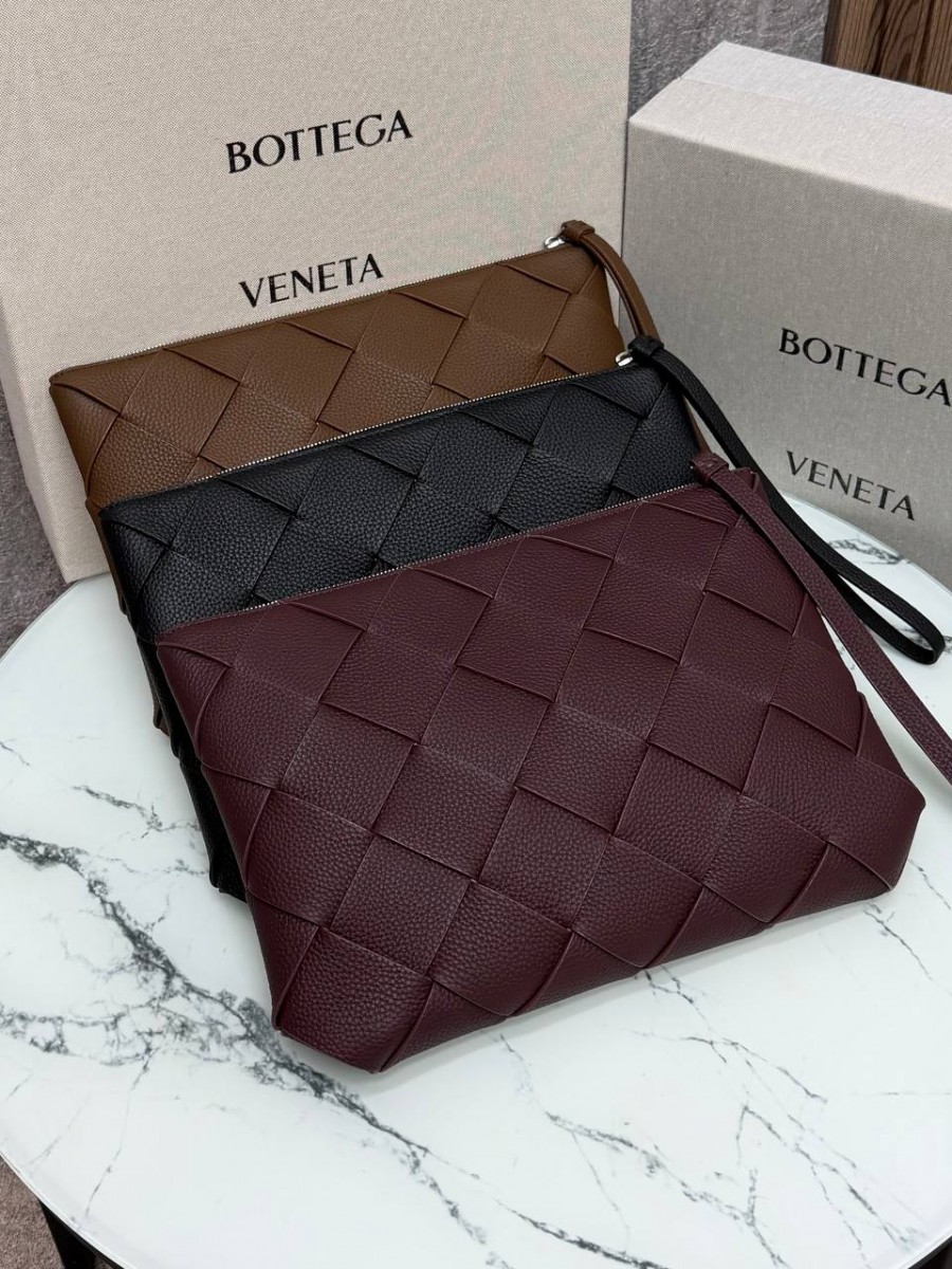 МУЖСКАЯ СУМКА КЛАТЧ BOTTEGA VENETA DIAGO БОРДОВАЯ МУЖСКАЯ СУМКА КЛАТЧ BOTTEGA VENETA DIAGO БОРДОВАЯ