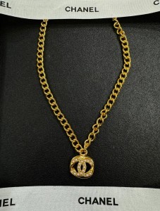 Cотуар Chanel