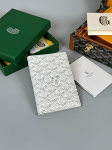 Обложка на паспорт Goyard