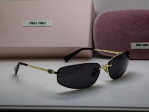 Солнцезащитные очки Miu MIu