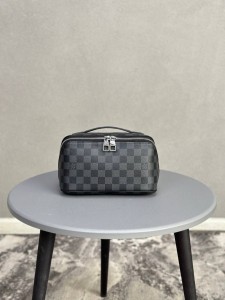 Косметичка Louis Vuitton