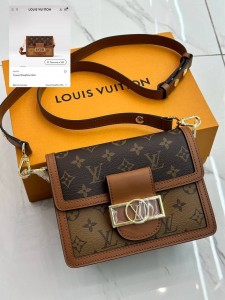 Cумка  Dauphine Mini LV