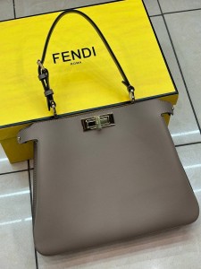 Peekaboo Soft Medium Fendi