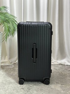 Чемодан Ручной клади Rimowa