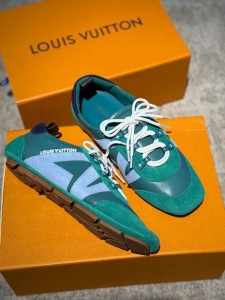 Кроссовки Lv