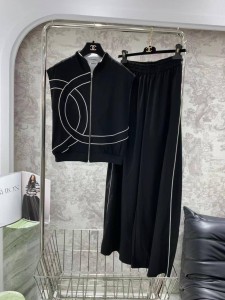 Костюм Chanel