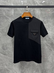 Футболка Prada