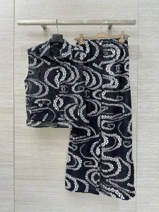Костюм Chanel