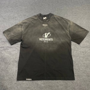 Футболка Vetements