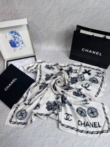 Платок Chanel