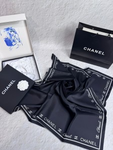 Платок Chanel