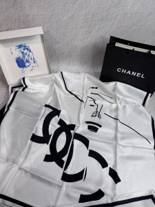 Платок Chanel