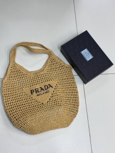 Шопер Prada