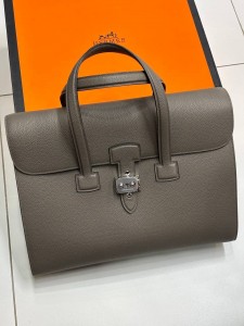 Портфель Hermes