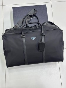 Дорожная сумка Prada