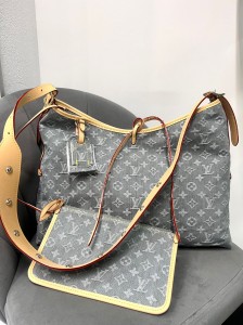 Сумка Louis Vuitton