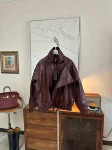 Кожаная куртка Saint Laurent