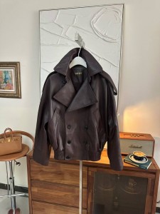 Кожаная куртка Loewe