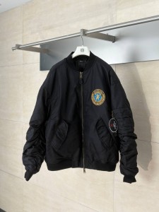 Бомбер Balenciaga
